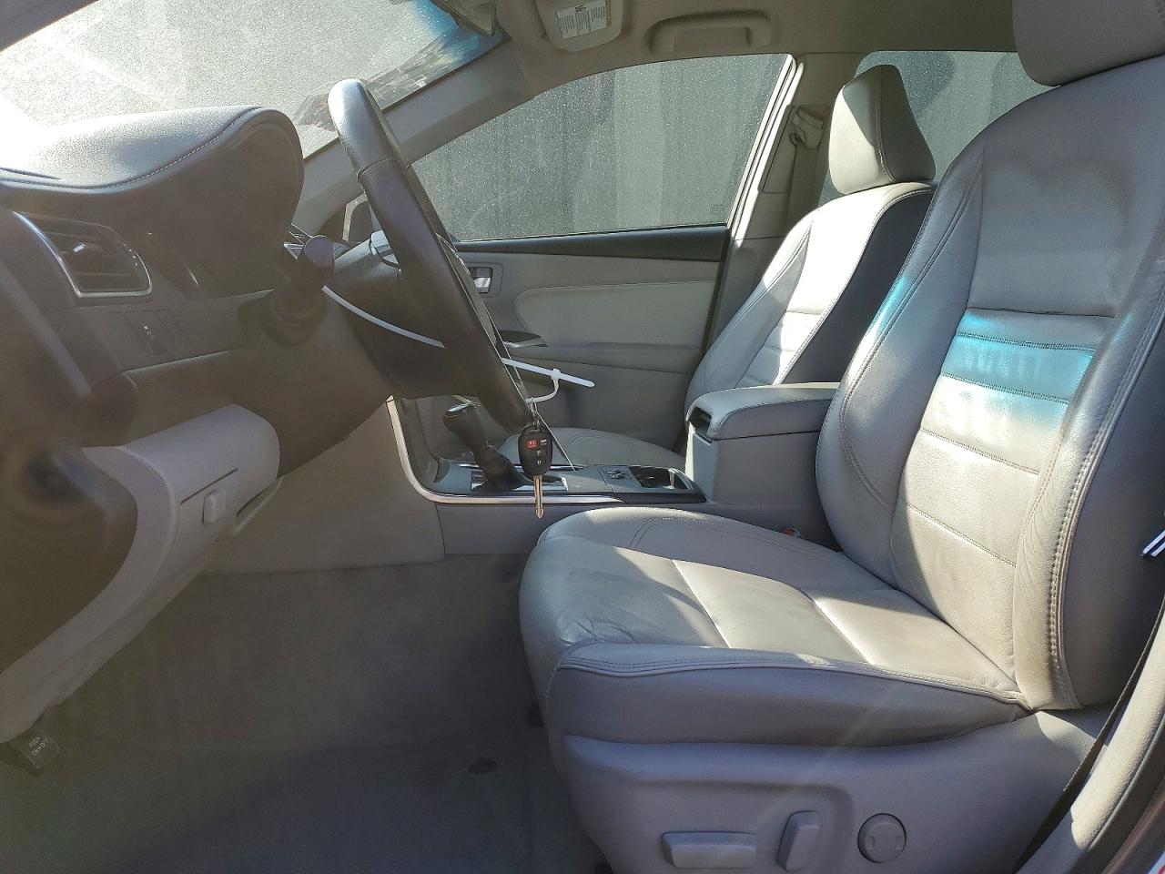 2017 TOYOTA CAMRY LE photo 7