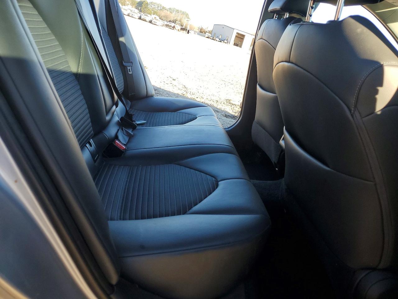 2018 TOYOTA CAMRY L photo 19
