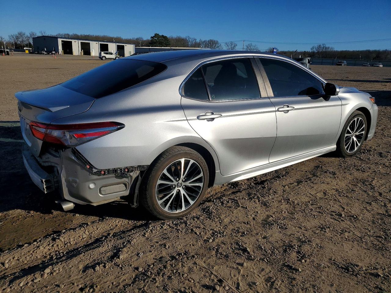 2018 TOYOTA CAMRY L photo 5