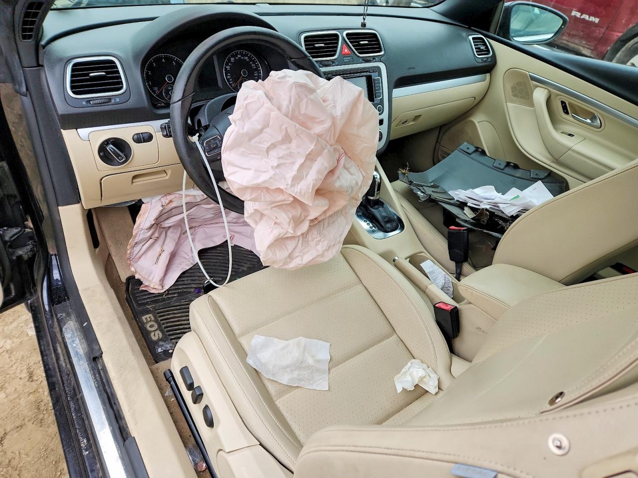 2014 VOLKSWAGEN EOS KOMFORT photo 8