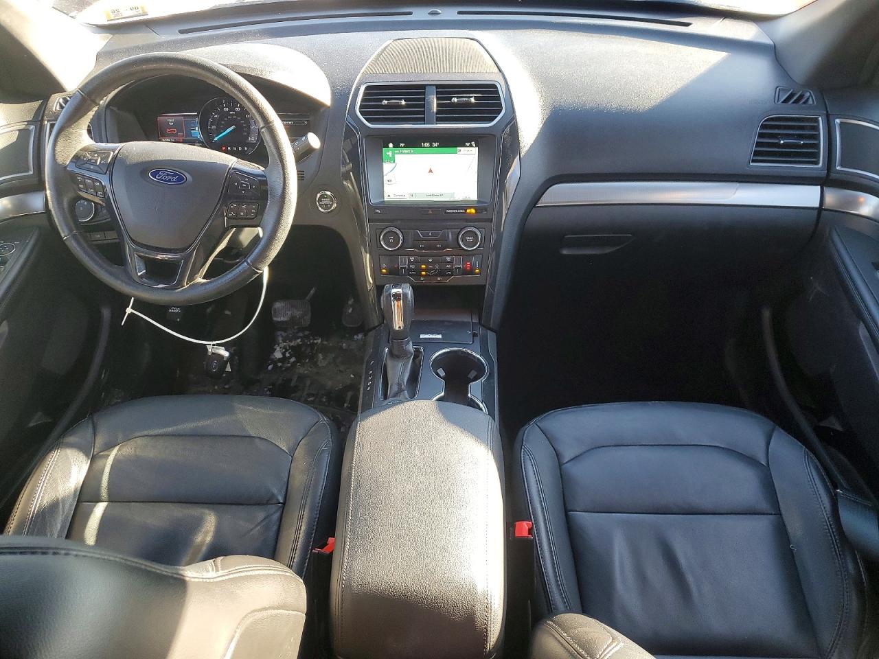 2018 FORD EXPLORER photo 8