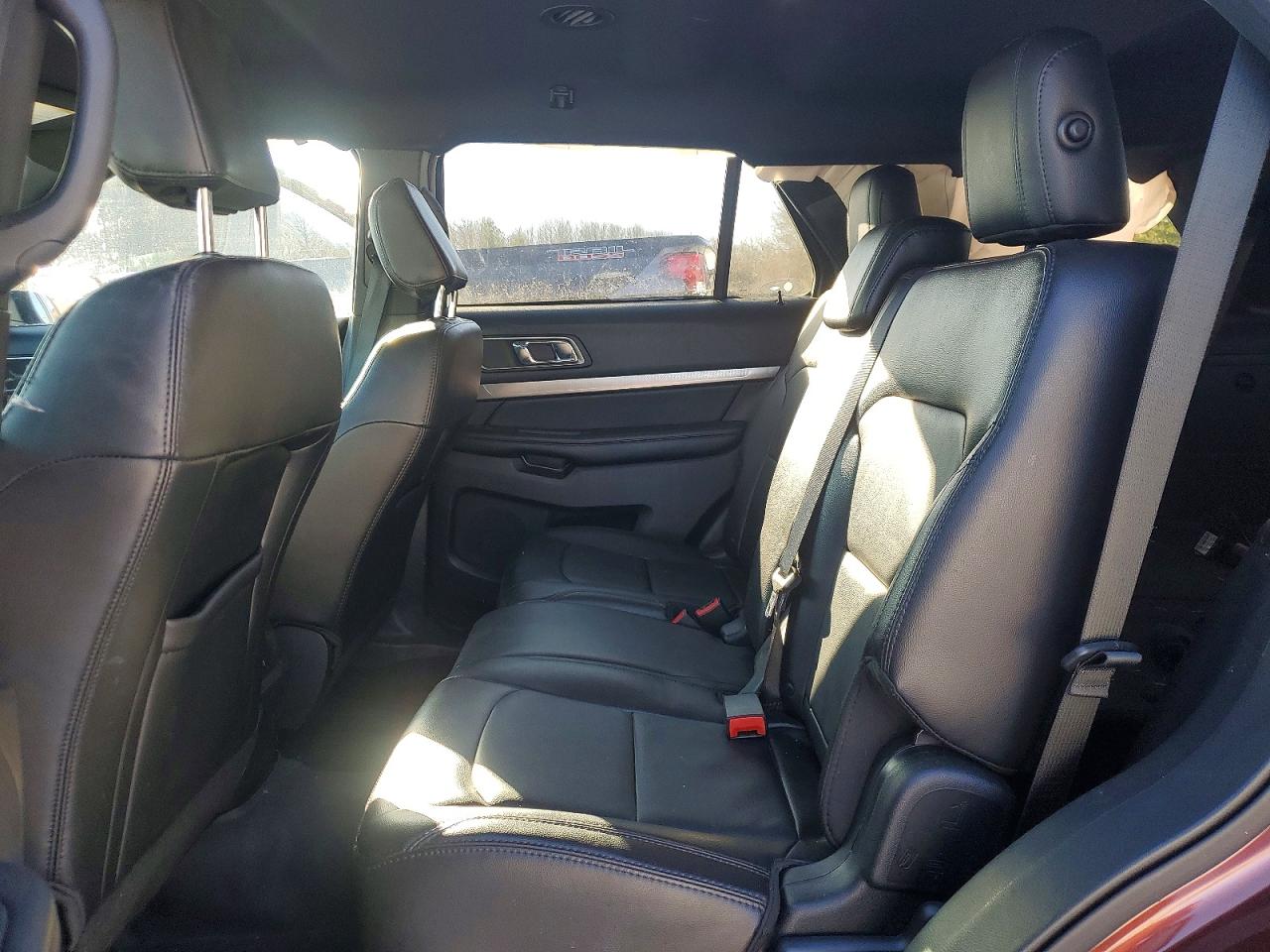 2018 FORD EXPLORER photo 11