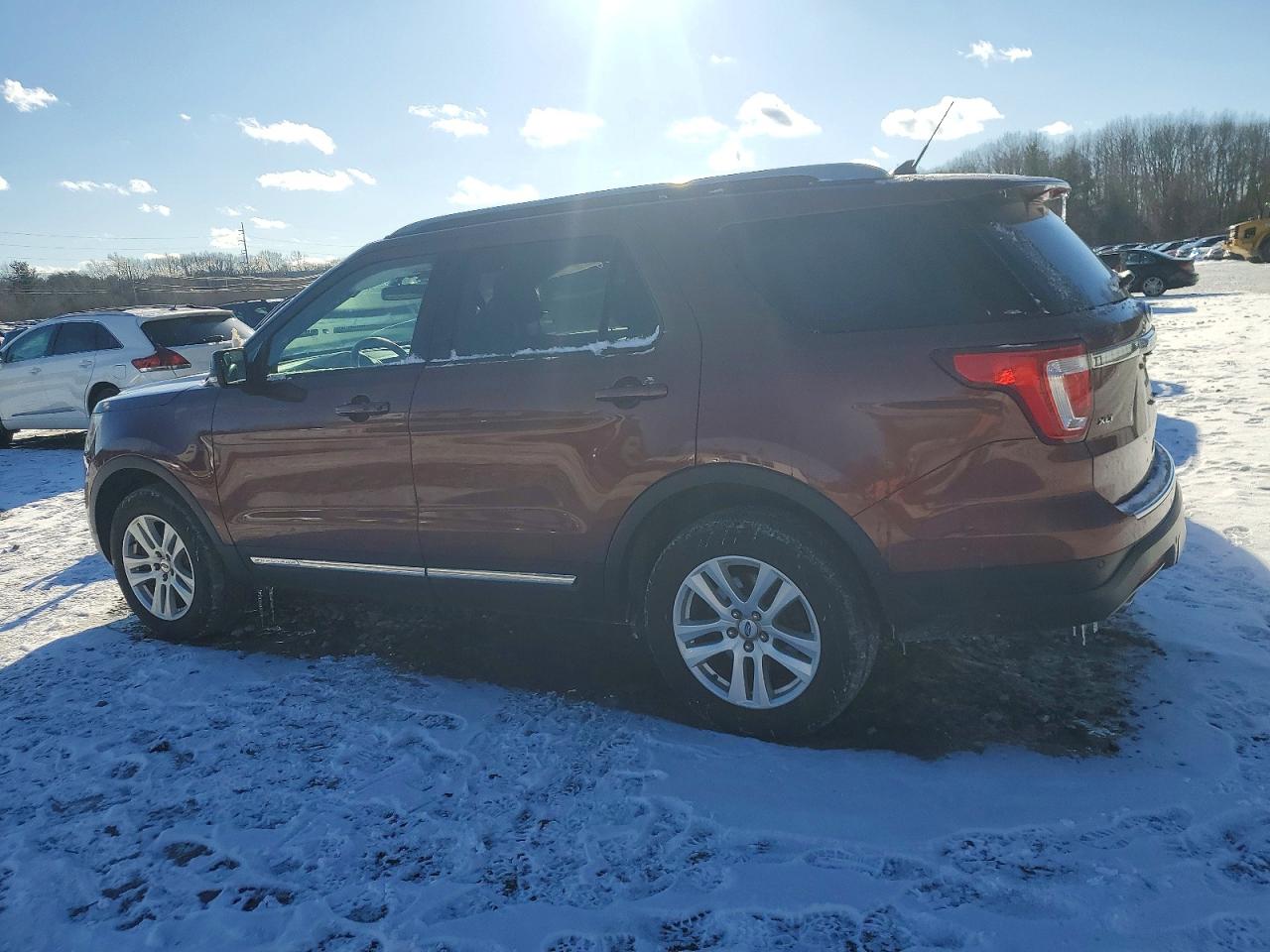 2018 FORD EXPLORER photo 2