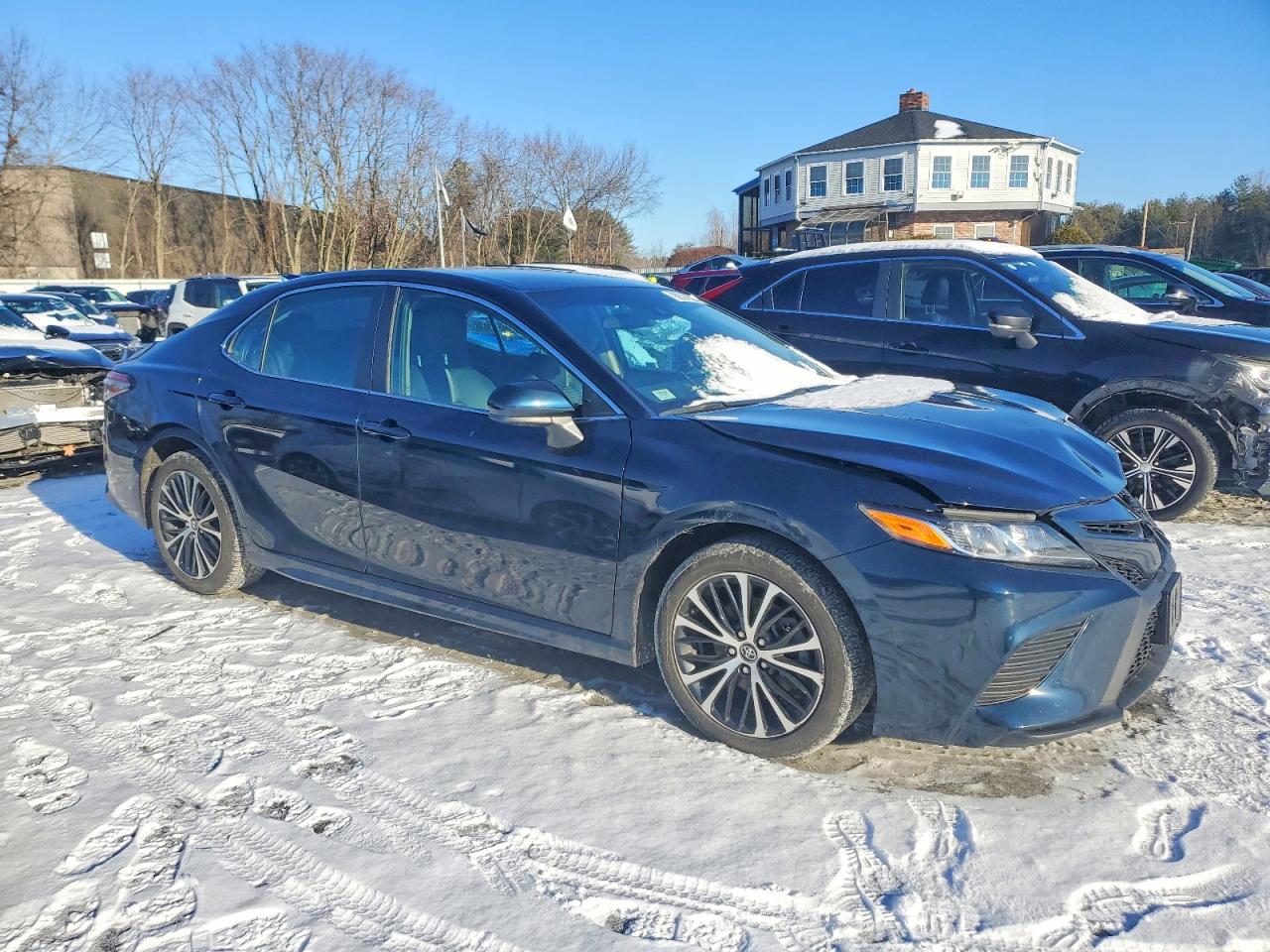 2018 TOYOTA CAMRY L photo 4