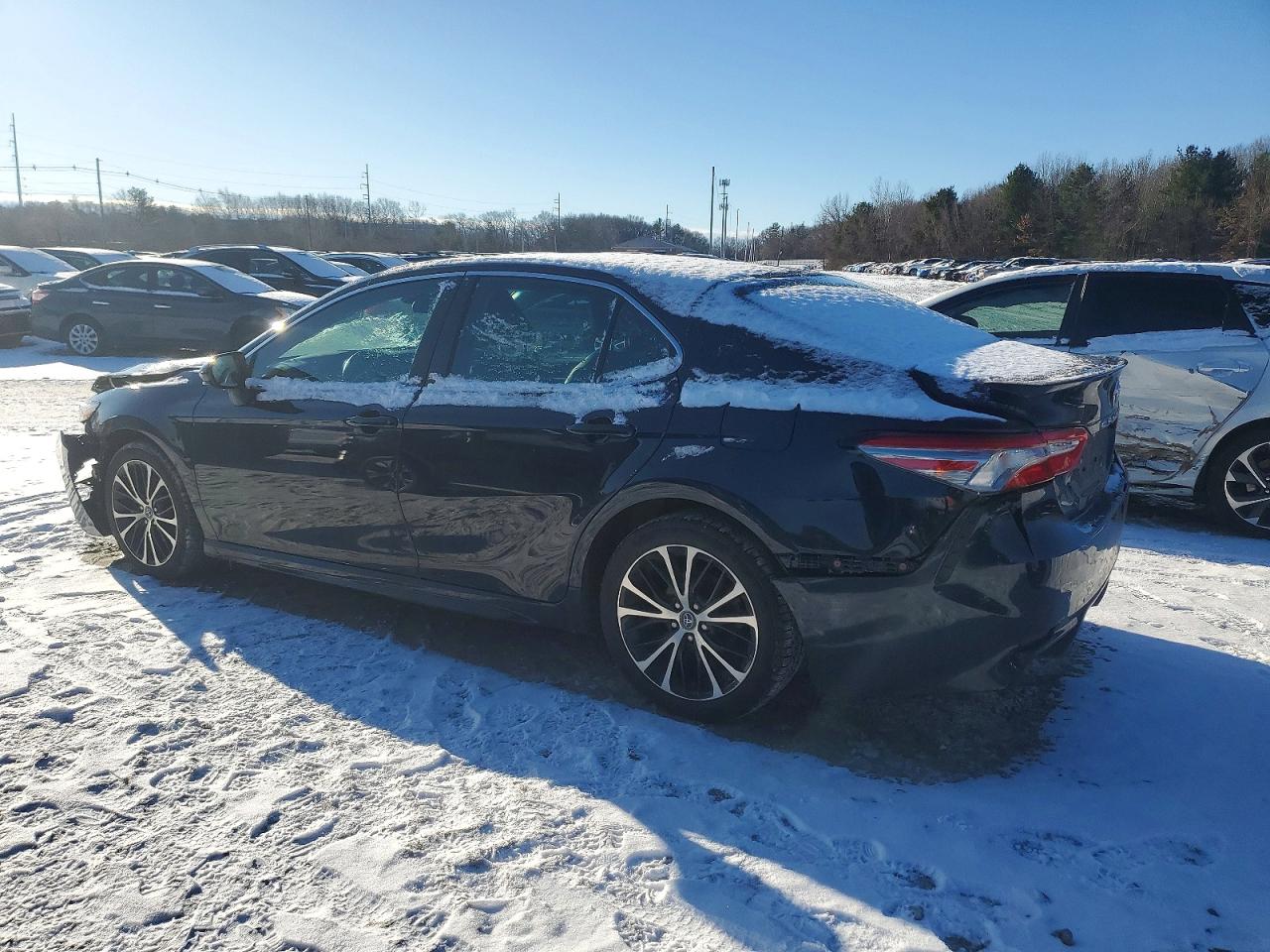 2018 TOYOTA CAMRY L photo 2
