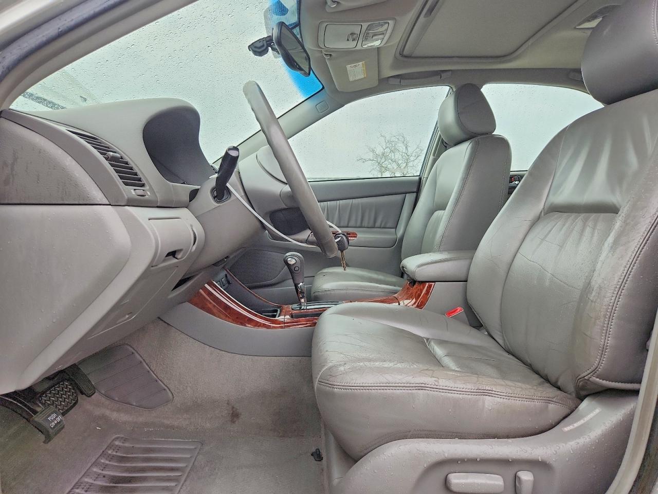 2002 TOYOTA CAMRY LE photo 7