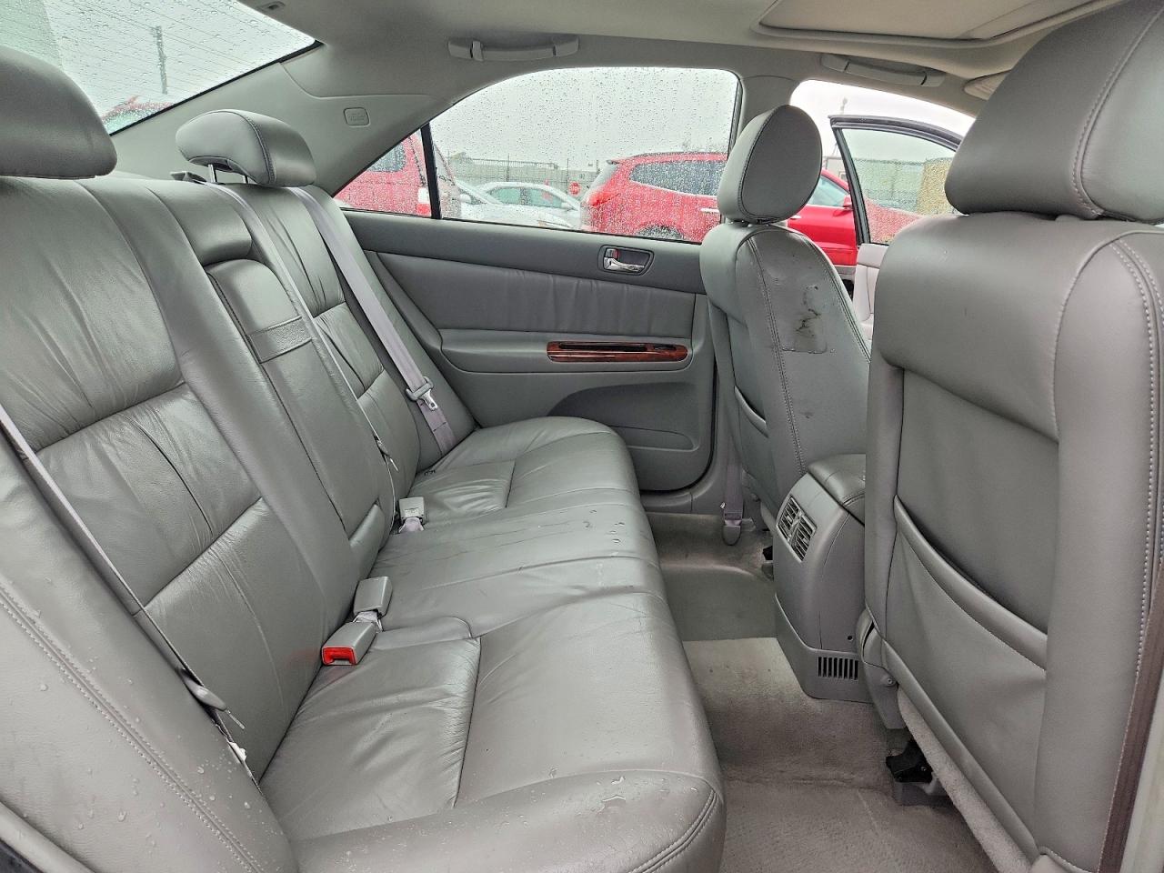 2002 TOYOTA CAMRY LE photo 10