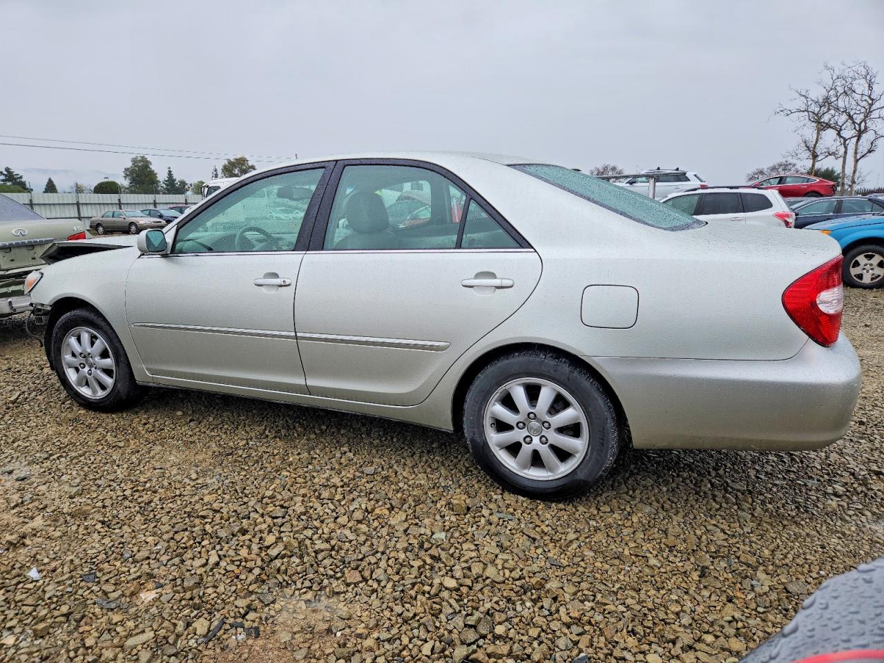 2002 TOYOTA CAMRY LE photo 2