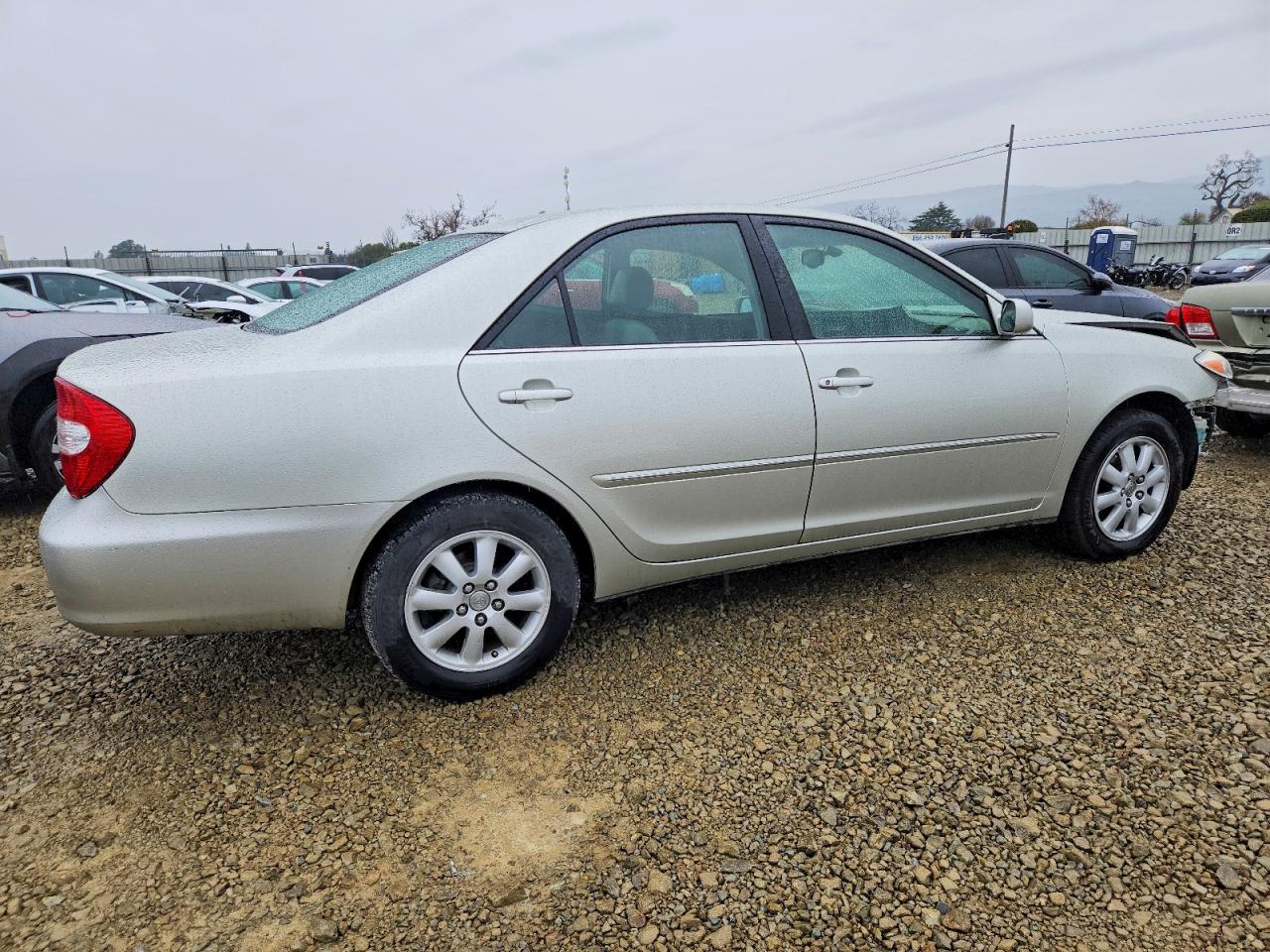 2002 TOYOTA CAMRY LE photo 3