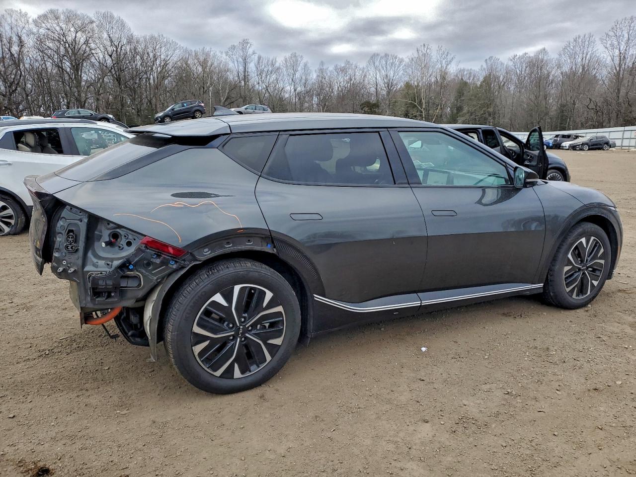2023 KIA EV6 LIGHT photo 5