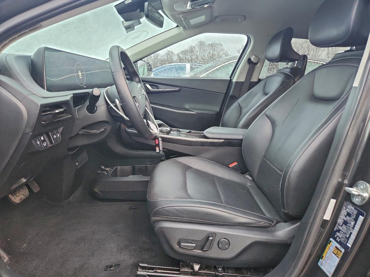 2023 KIA EV6 LIGHT photo 13
