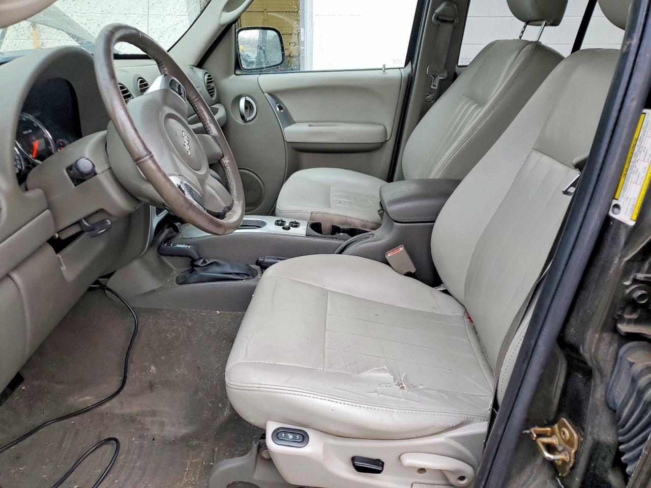 2005 JEEP LIBERTY LIMITED photo 13
