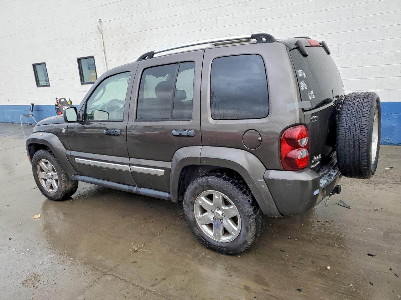 2005 JEEP LIBERTY LIMITED photo 3