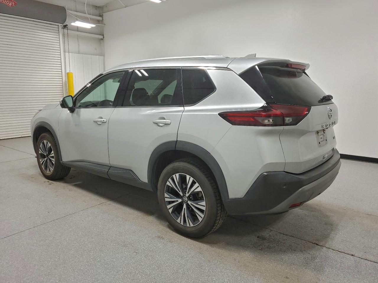 2021 NISSAN ROGUE SV photo 3