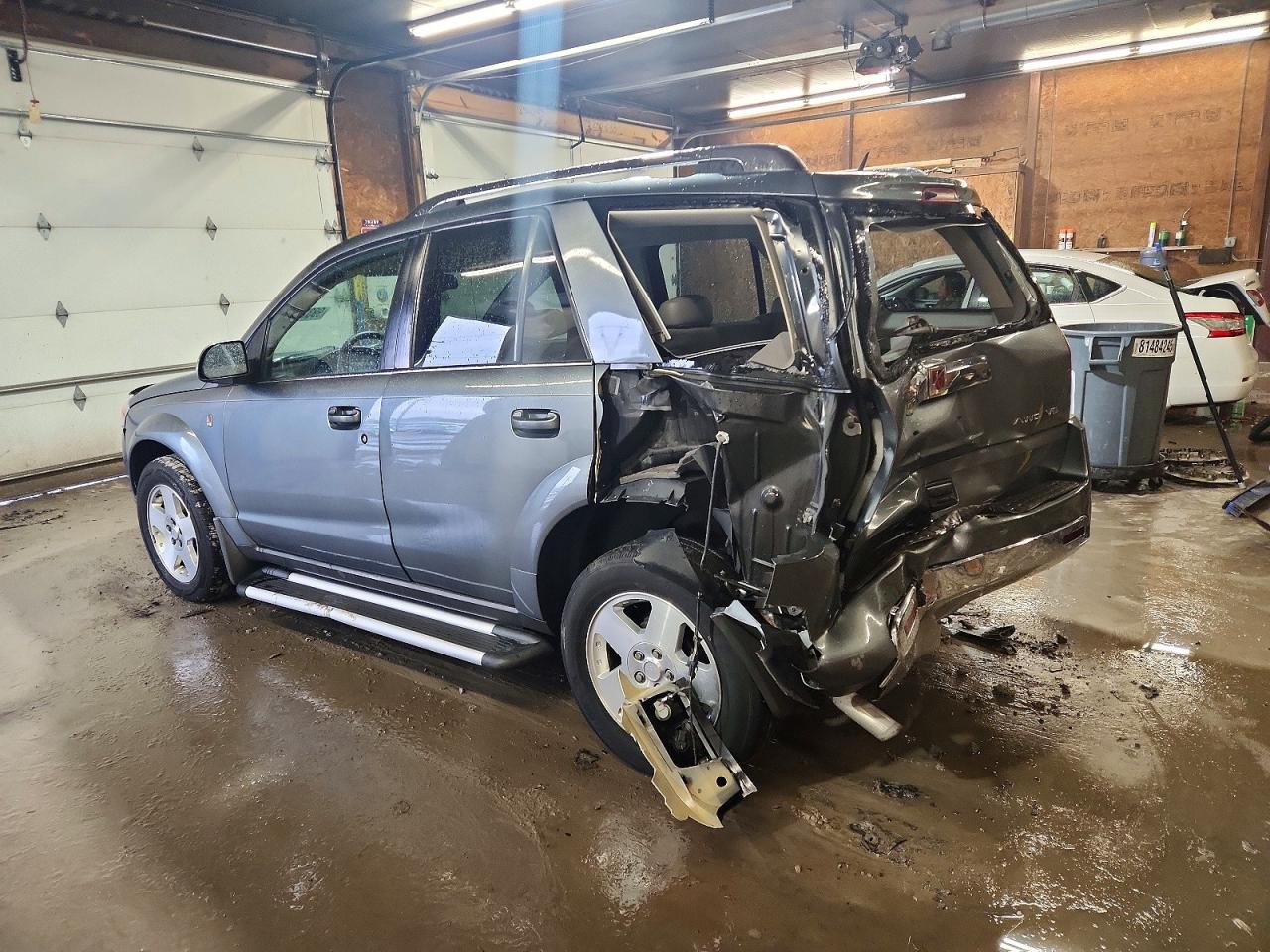2006 SATURN VUE photo 2