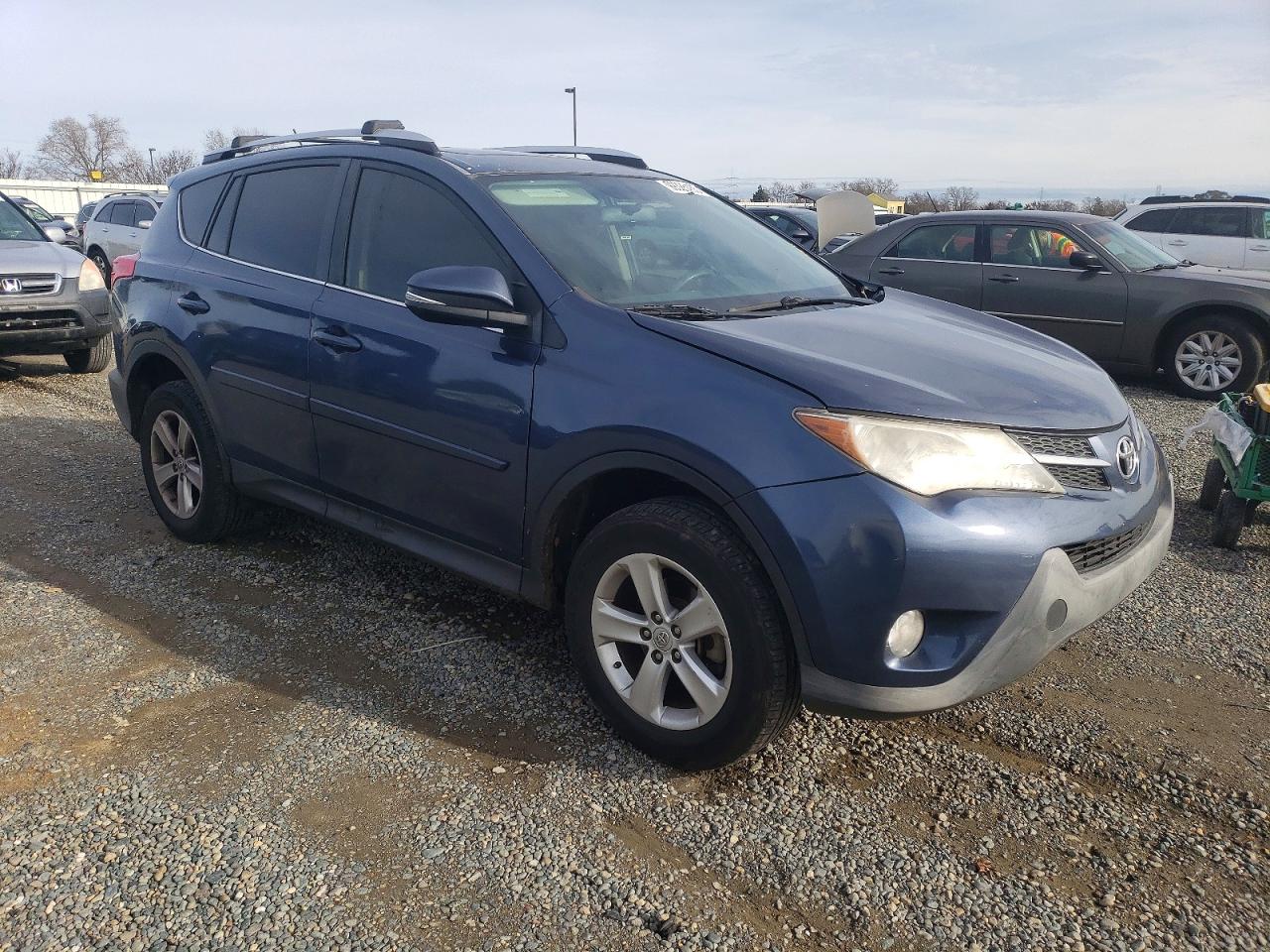 2013 TOYOTA RAV4 XLE photo 7