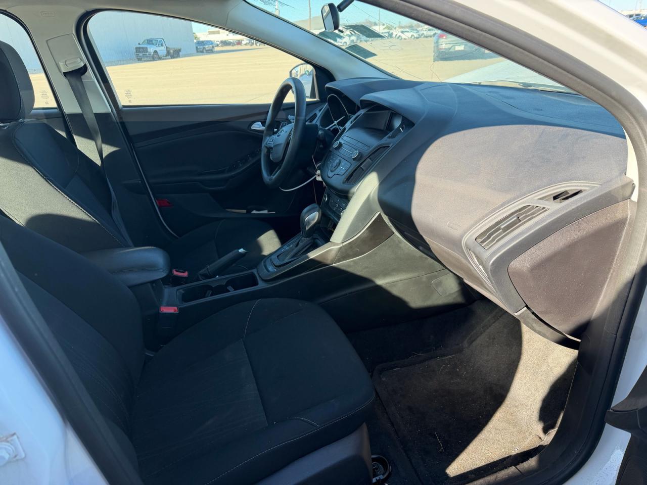 2018 FORD FOCUS SE photo 5