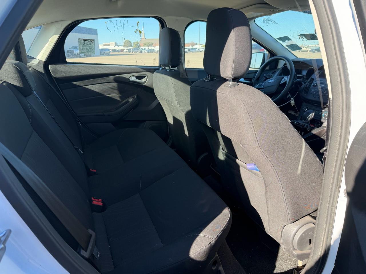 2018 FORD FOCUS SE photo 6