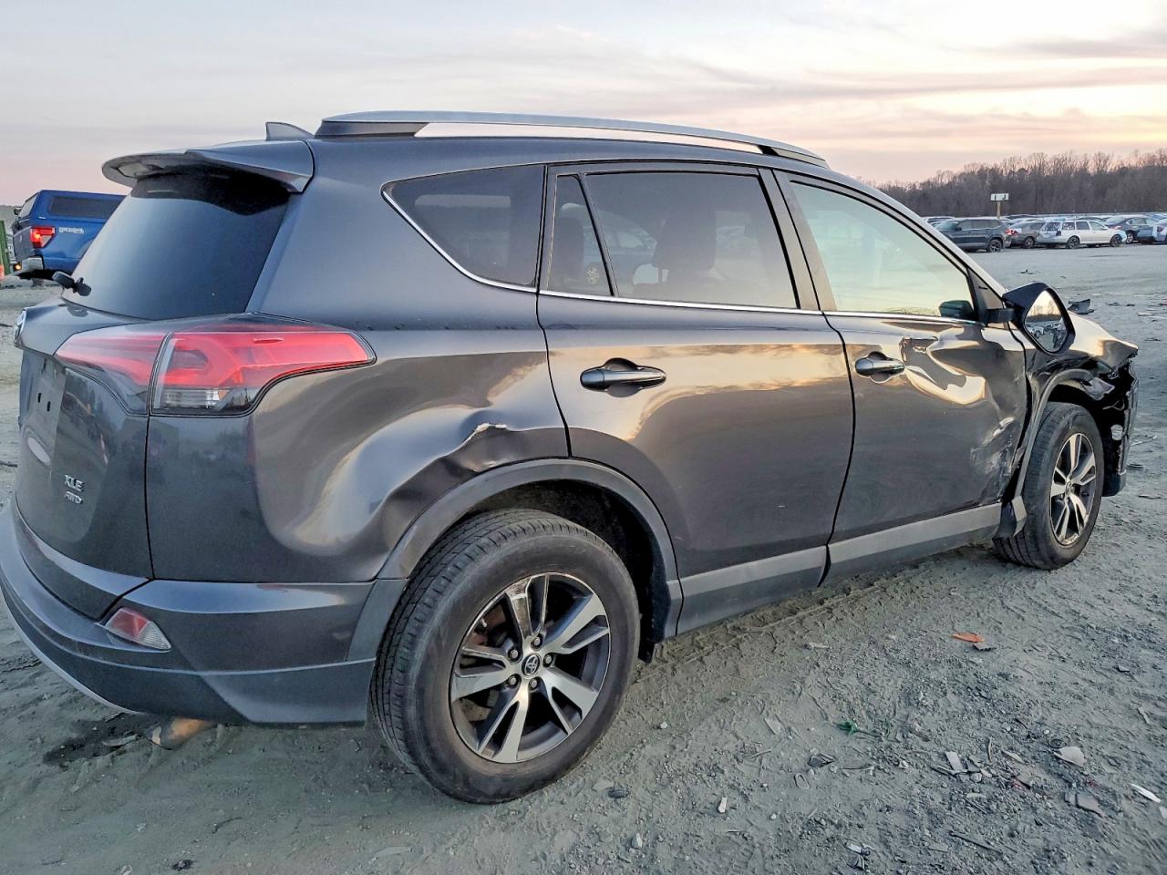 2018 TOYOTA RAV4 ADVENTURE photo 5