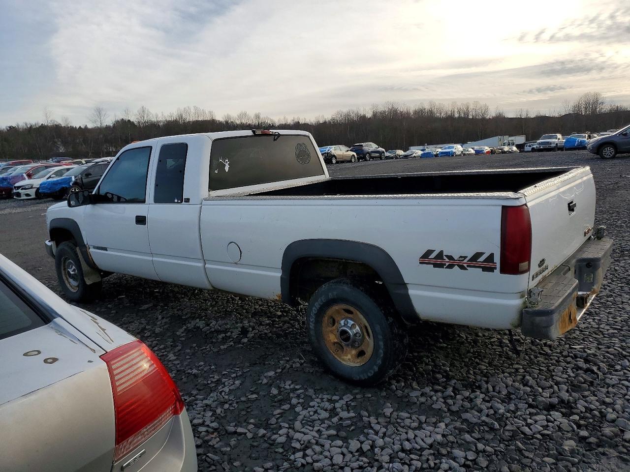 1996 GMC SIERRA K2500 photo 2