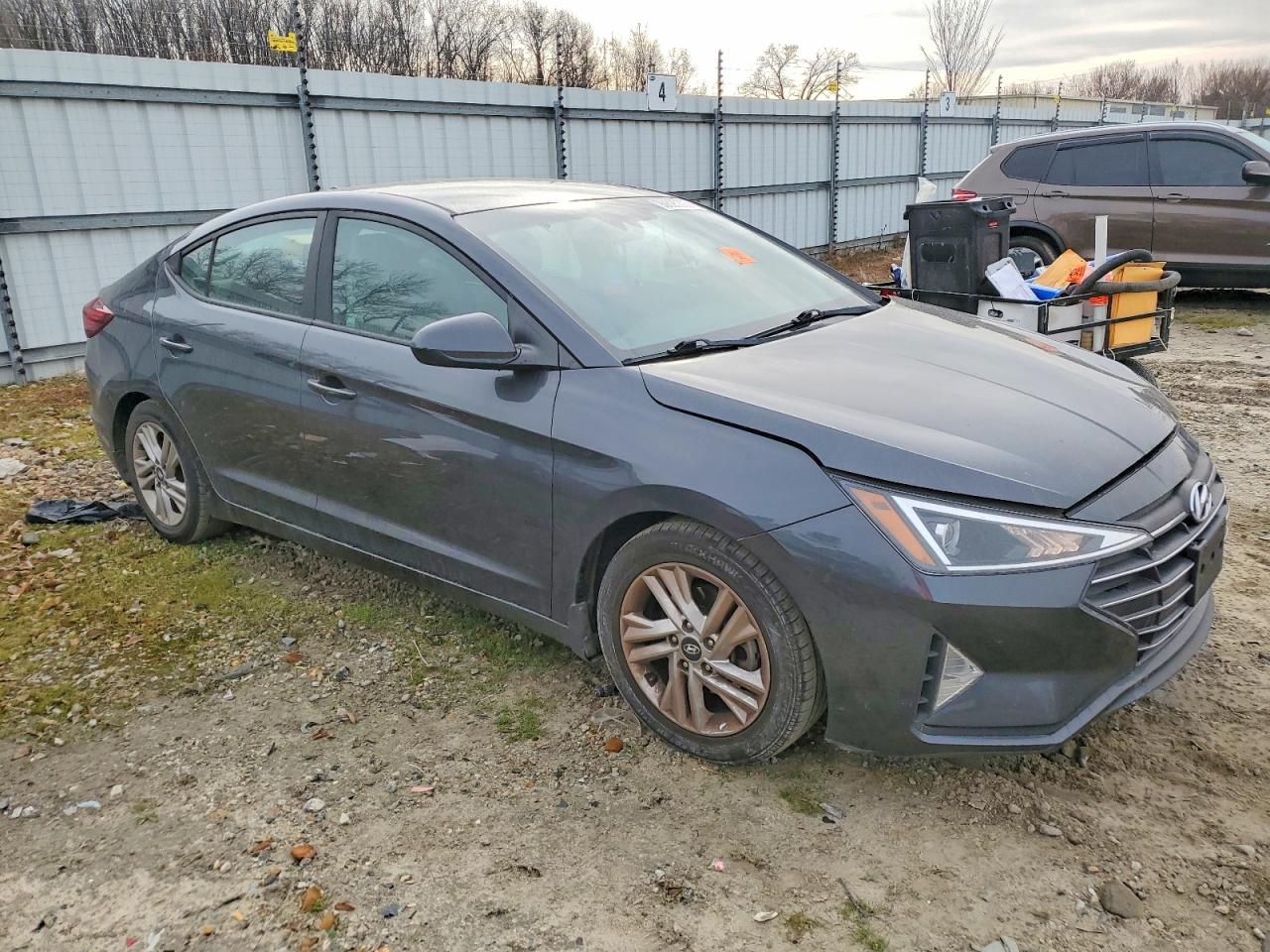 2020 HYUNDAI ELANTRA SEL photo 4