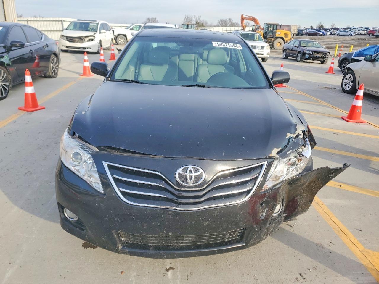 2010 TOYOTA CAMRY BASE photo 5