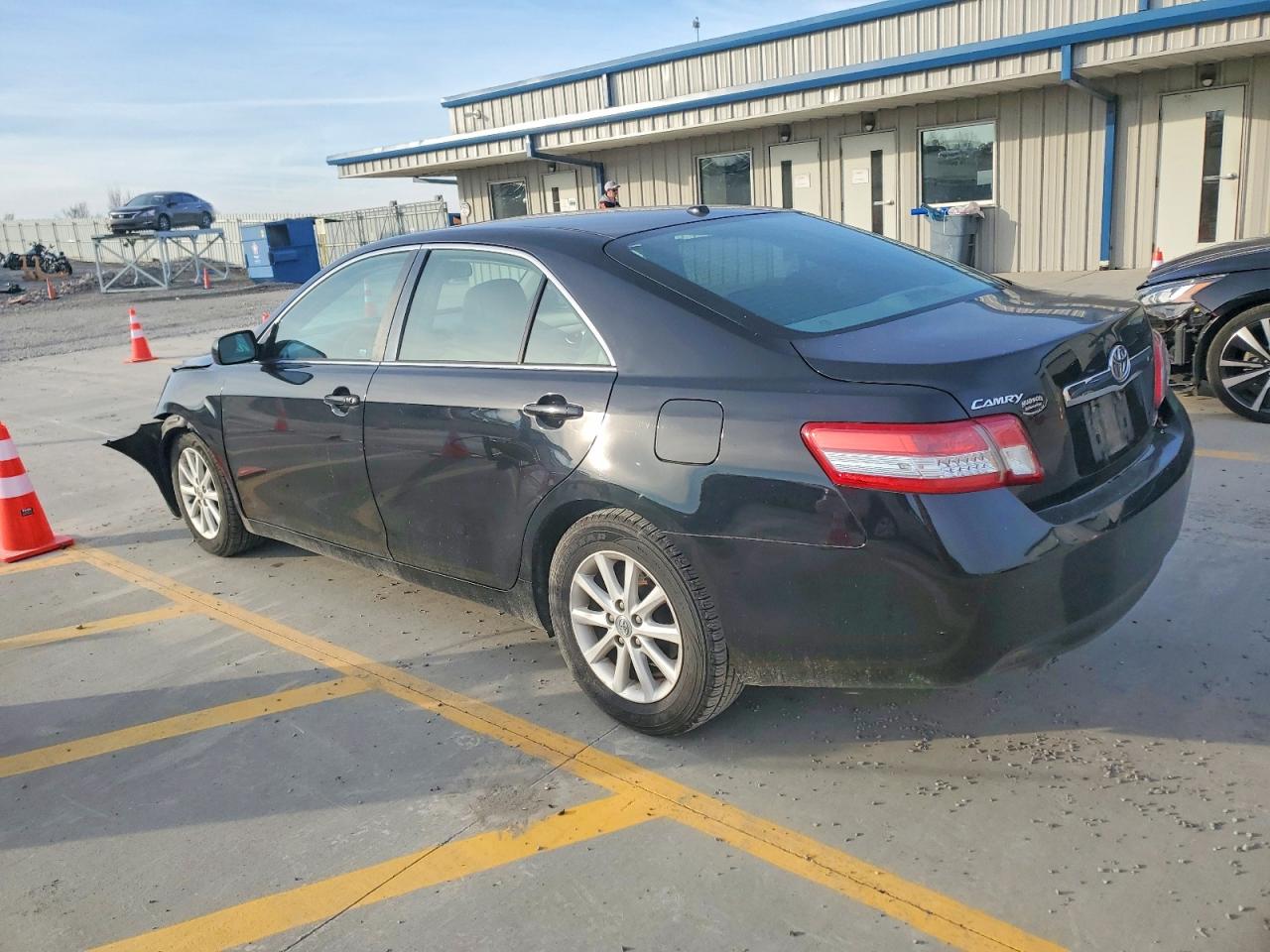 2010 TOYOTA CAMRY BASE photo 2