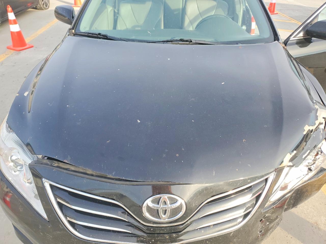 2010 TOYOTA CAMRY BASE photo 11