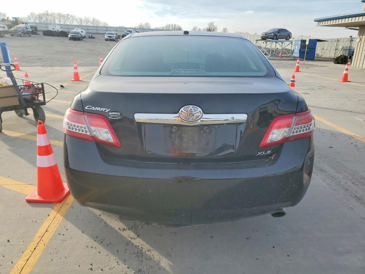 2010 TOYOTA CAMRY BASE photo 6