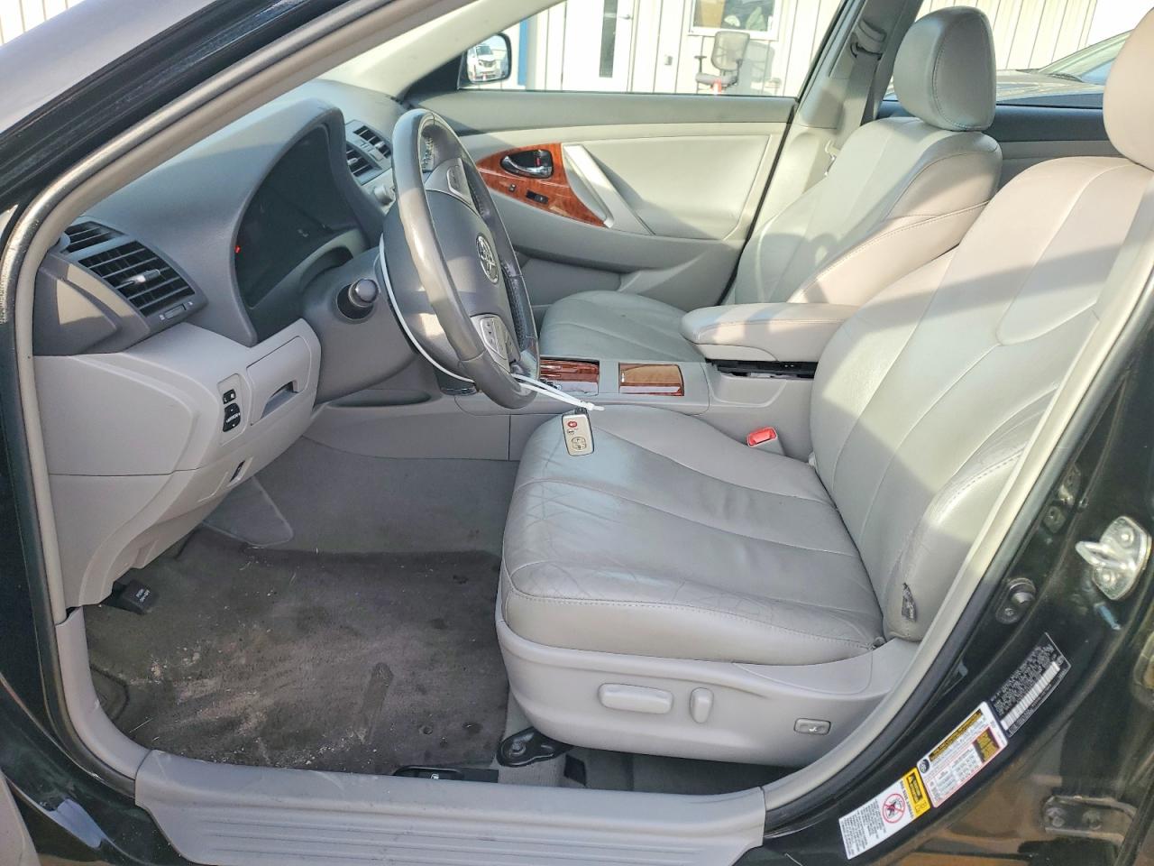 2010 TOYOTA CAMRY BASE photo 7