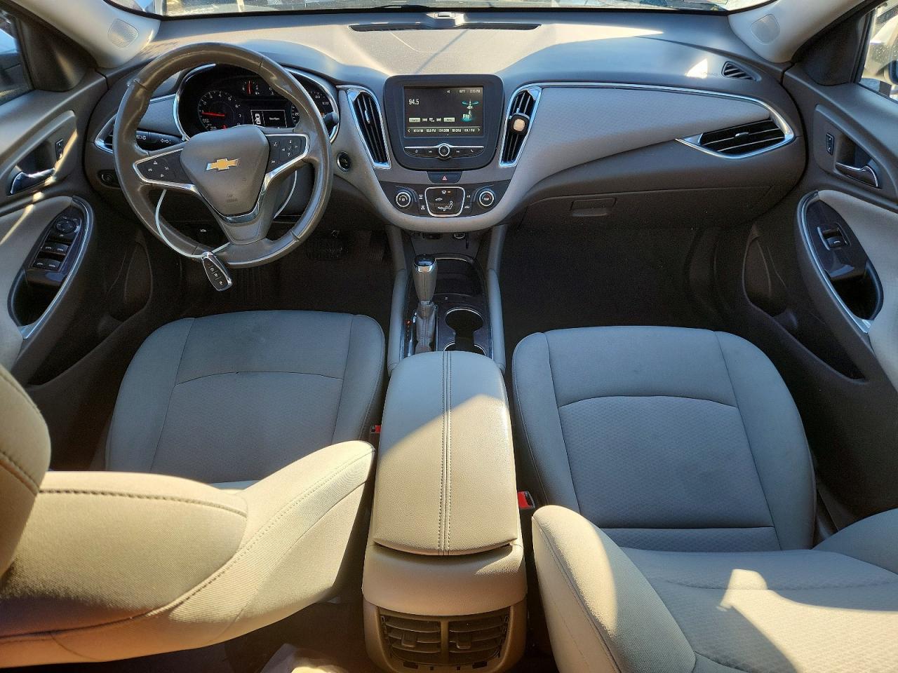 2018 CHEVROLET MALIBU LT photo 8