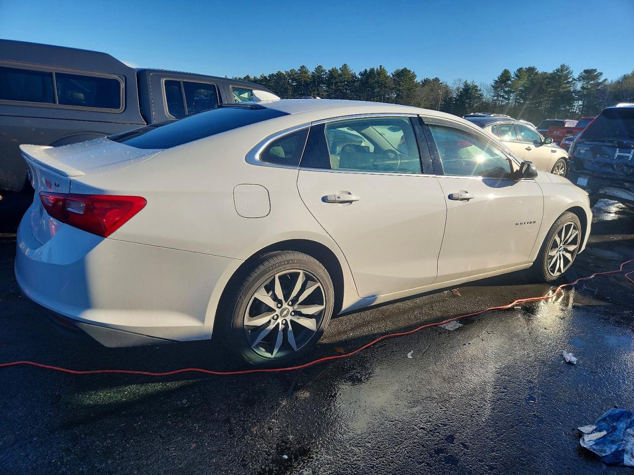 2018 CHEVROLET MALIBU LT photo 3