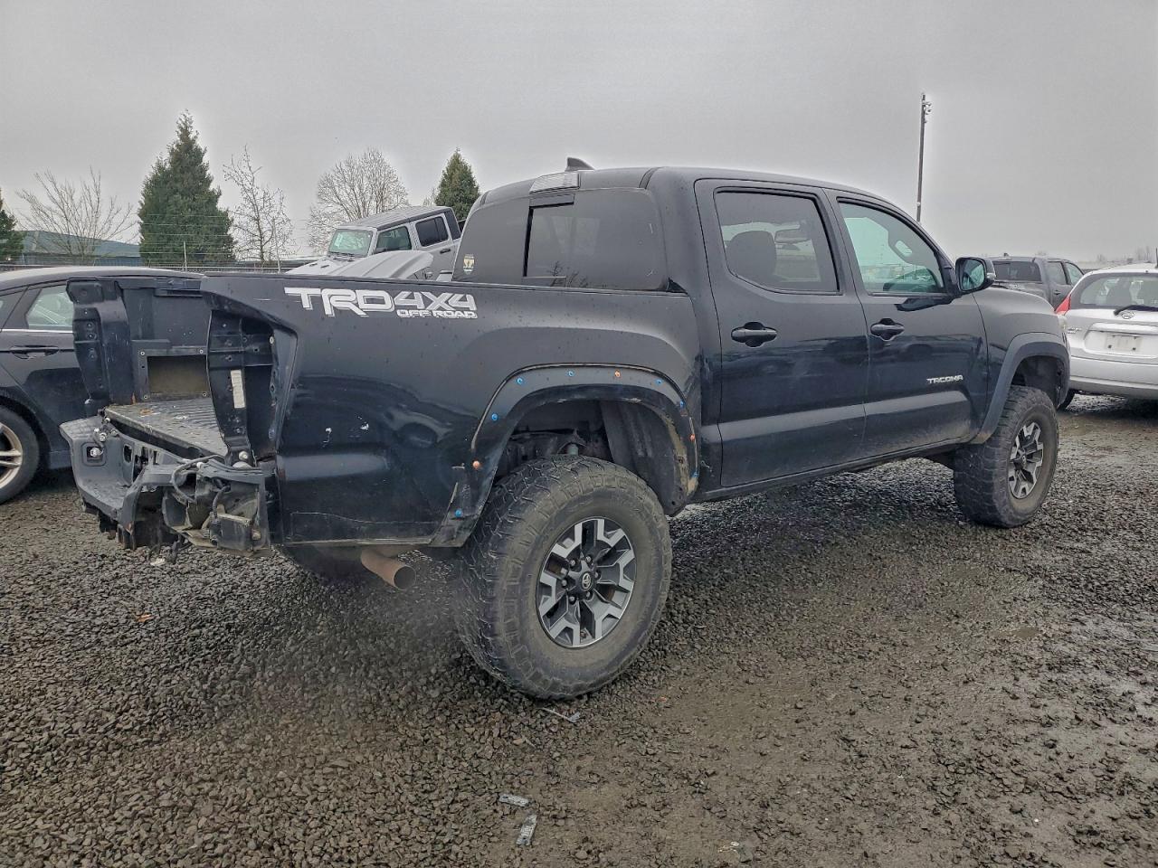 2017 TOYOTA TACOMA DOUBLE CAB photo 3