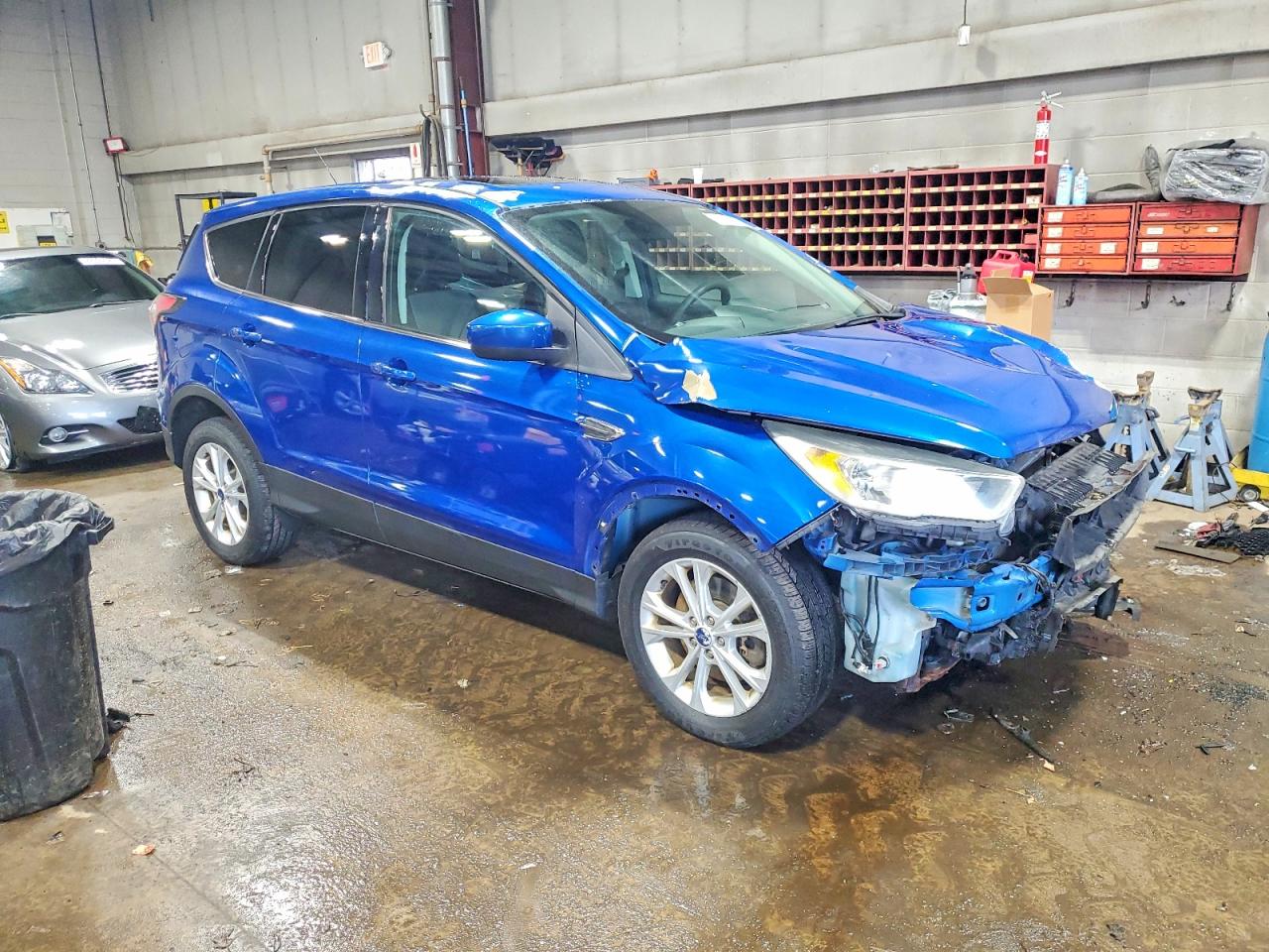 2017 FORD ESCAPE SE photo 4
