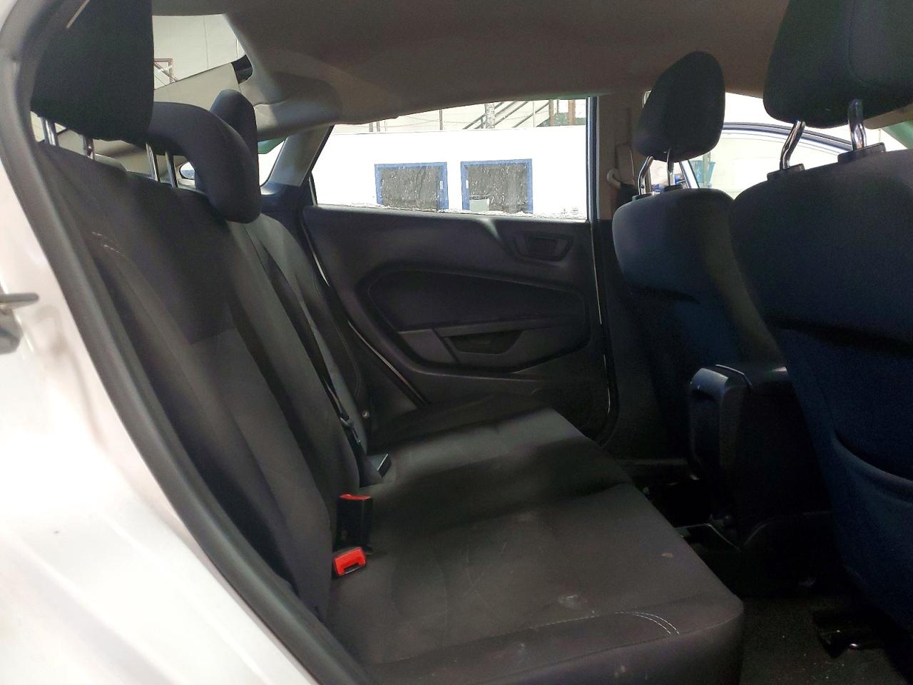 2018 FORD FIESTA SE photo 10