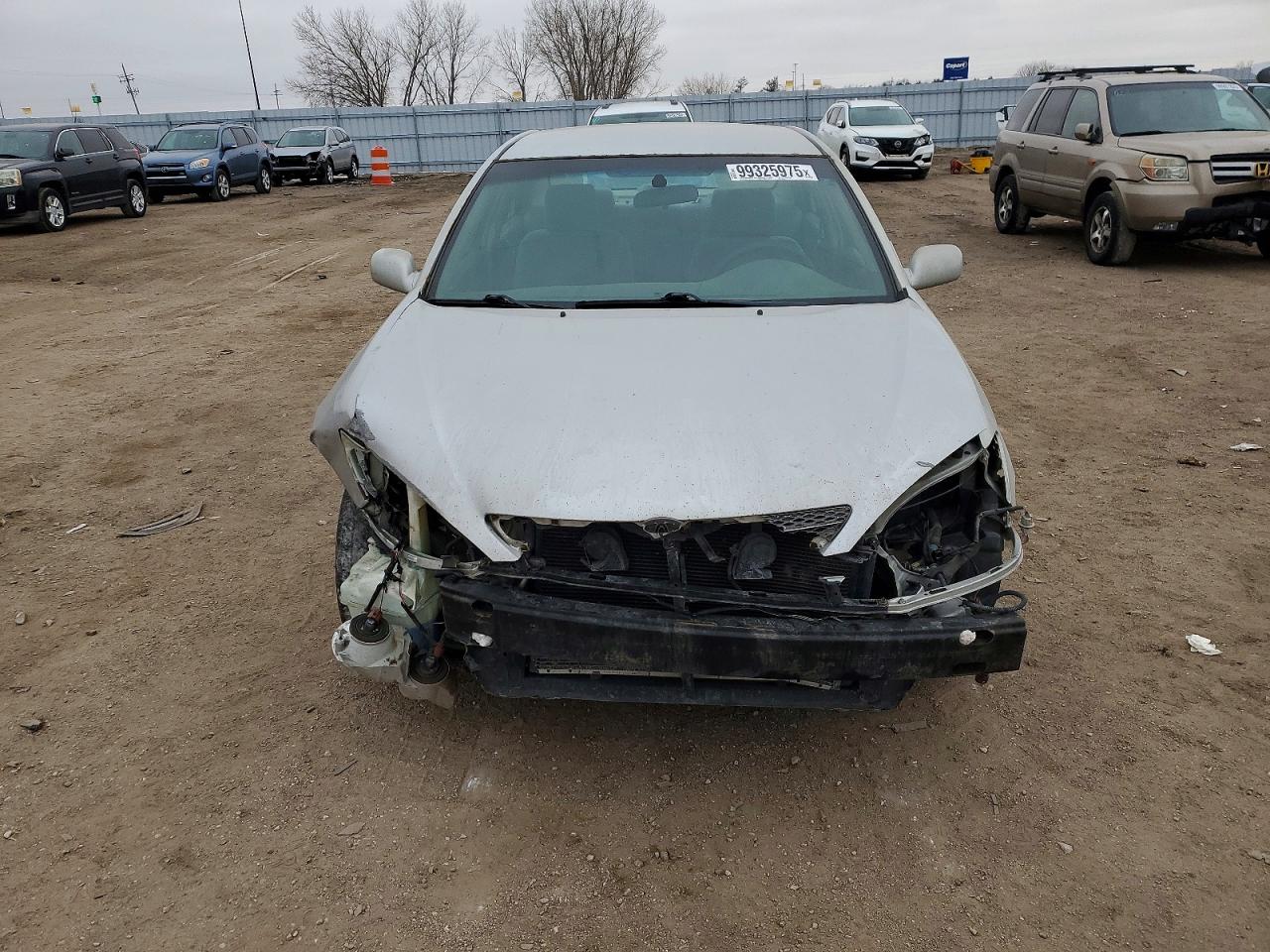 2004 TOYOTA CAMRY LE photo 4