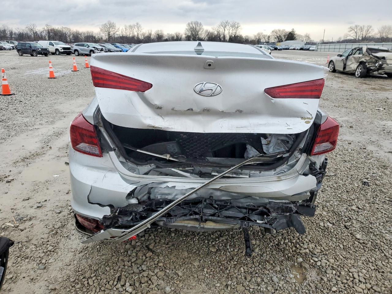 2020 HYUNDAI ELANTRA SEL photo 6