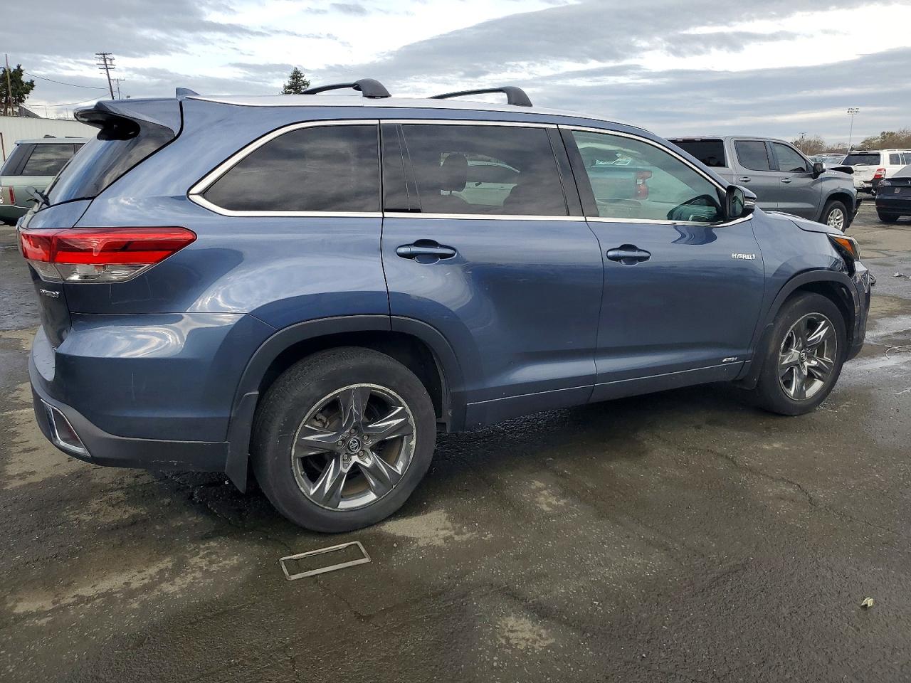 2018 TOYOTA HIGHLANDER HYBRID LIMITED photo 3