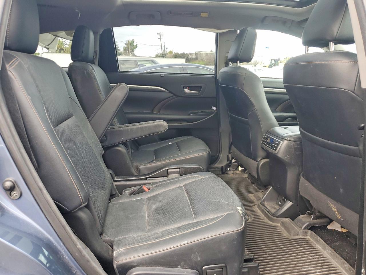 2018 TOYOTA HIGHLANDER HYBRID LIMITED photo 11