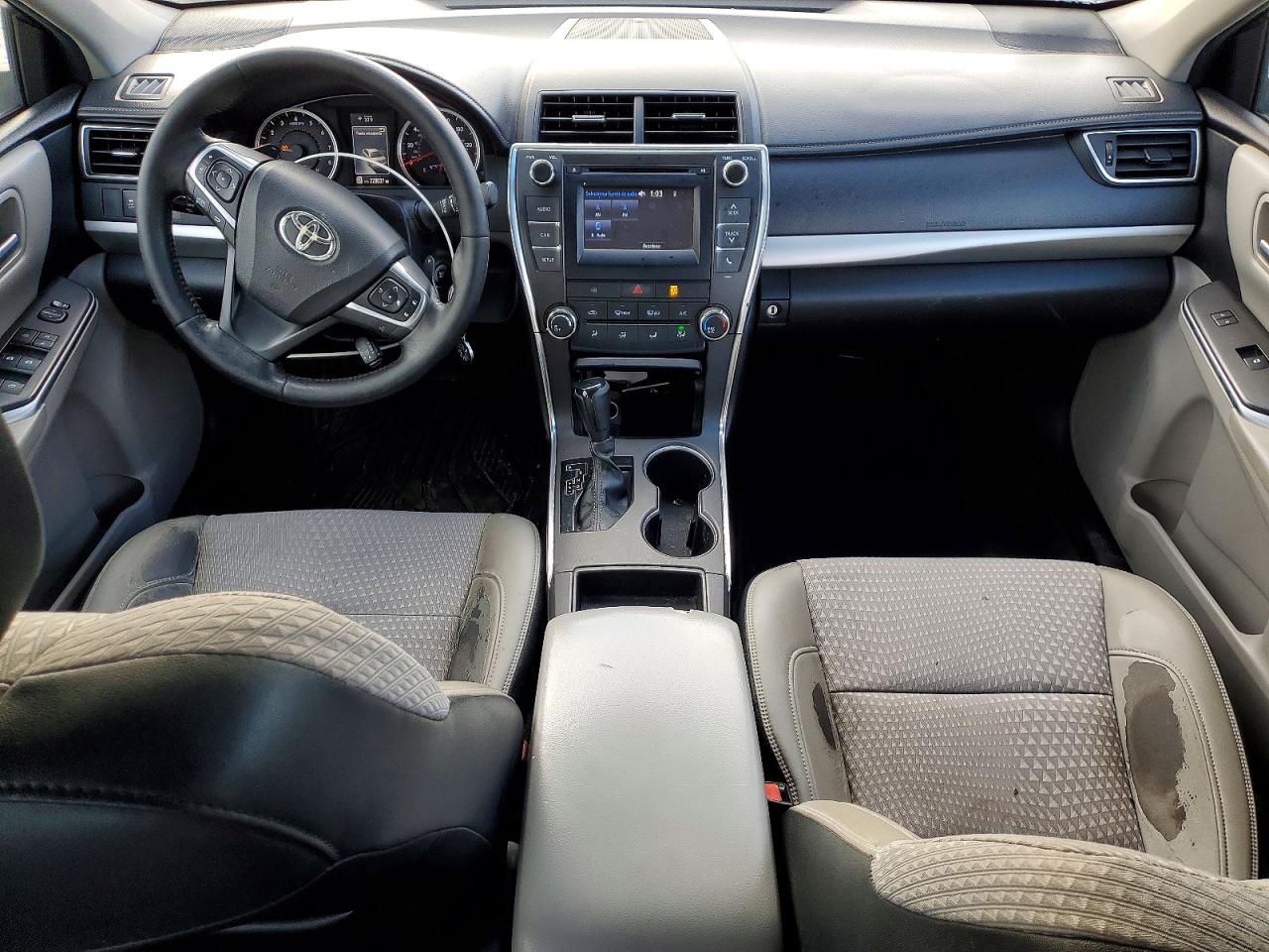 2015 TOYOTA CAMRY SE photo 8