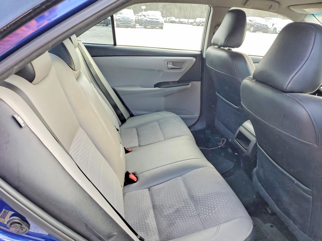 2015 TOYOTA CAMRY SE photo 10