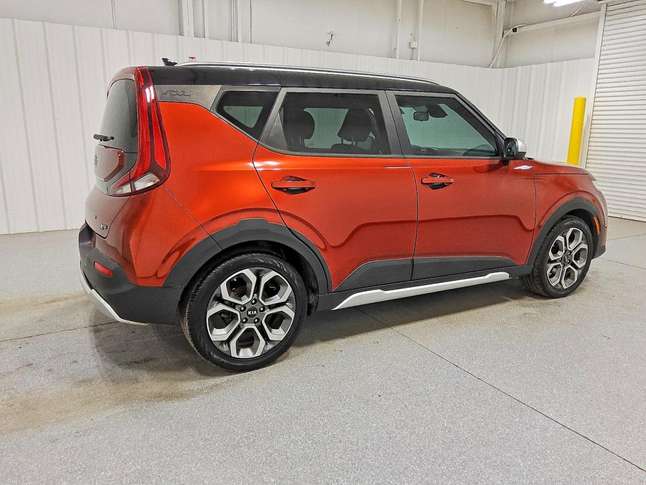 2021 KIA SOUL X-LINE photo 3