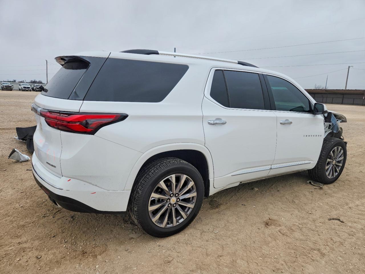2023 CHEVROLET TRAVERSE PREMIER photo 3