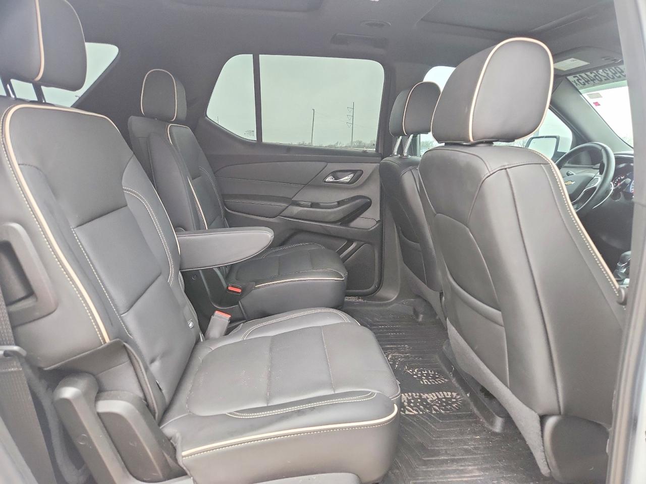 2023 CHEVROLET TRAVERSE PREMIER photo 11