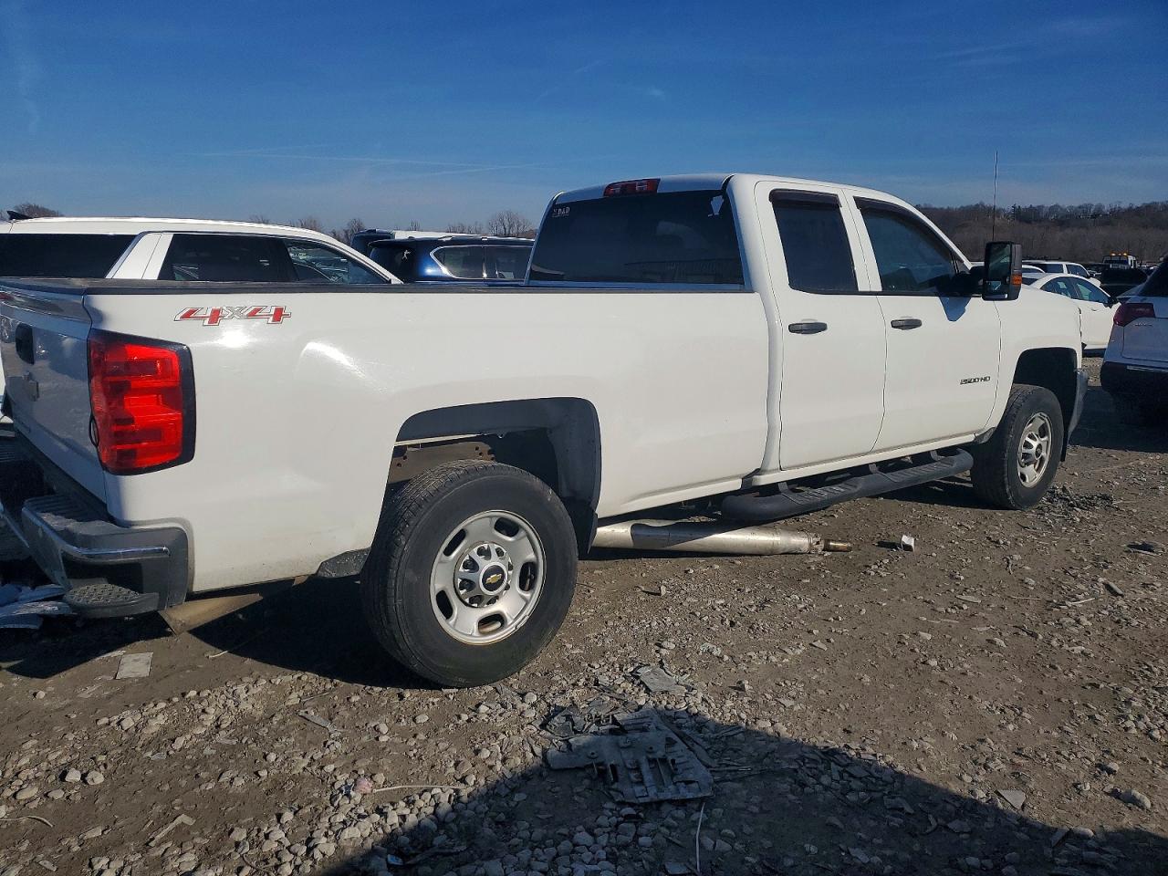 2016 CHEVROLET SILVERADO K2500 HEAVY DUTY photo 3