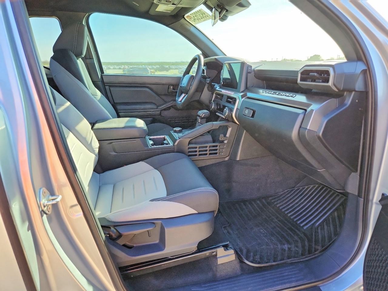 2024 TOYOTA TACOMA XTRACAB photo 10