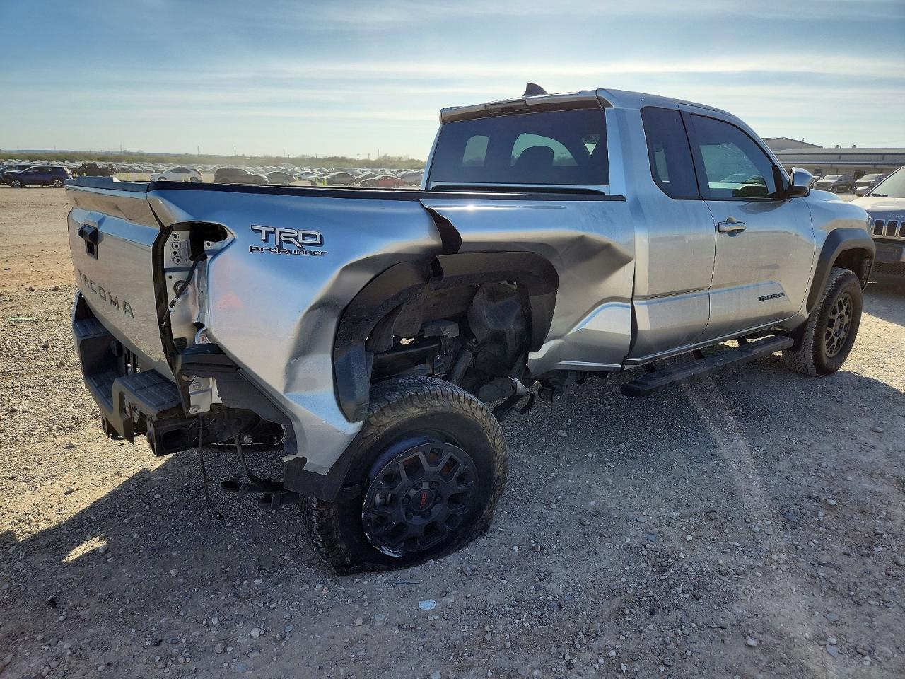 2024 TOYOTA TACOMA XTRACAB photo 3