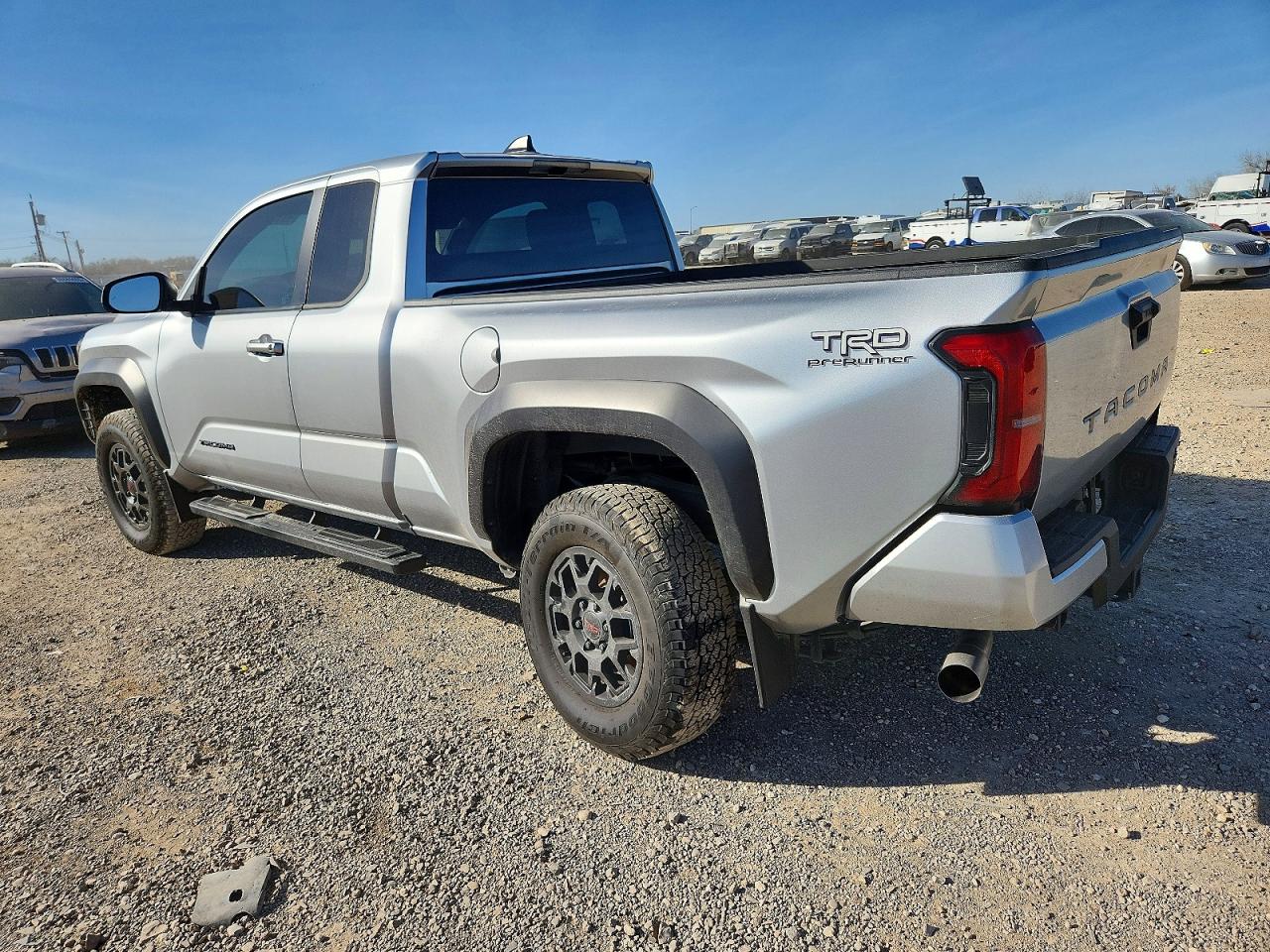 2024 TOYOTA TACOMA XTRACAB photo 2