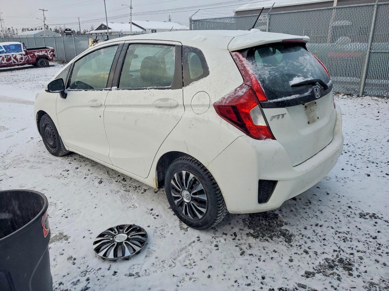 2016 HONDA FIT LX photo 2
