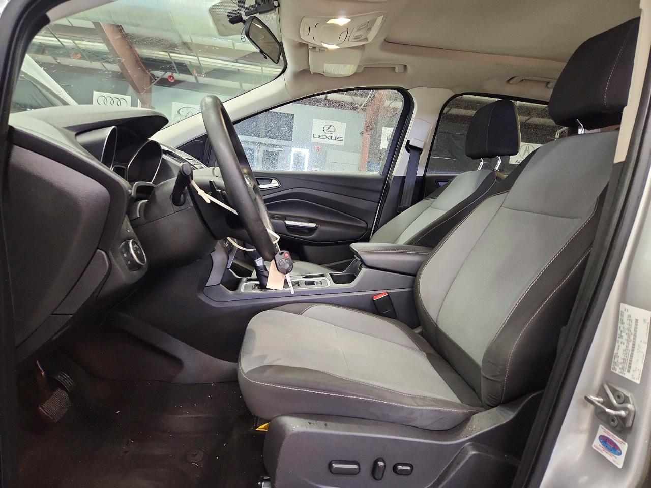 2017 FORD ESCAPE SE photo 13